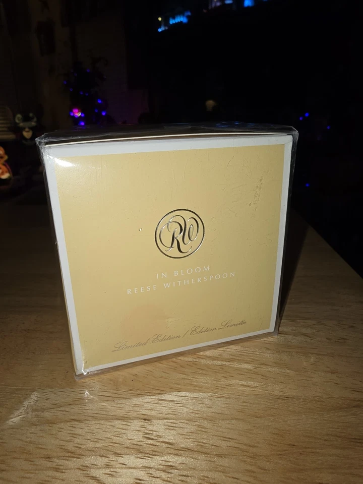 In Bloom Reese Witherspoon Eau de Parfum Spray 1.7 fl oz 50 ml NUEVO SELLADO Avon Foto 2 de 3