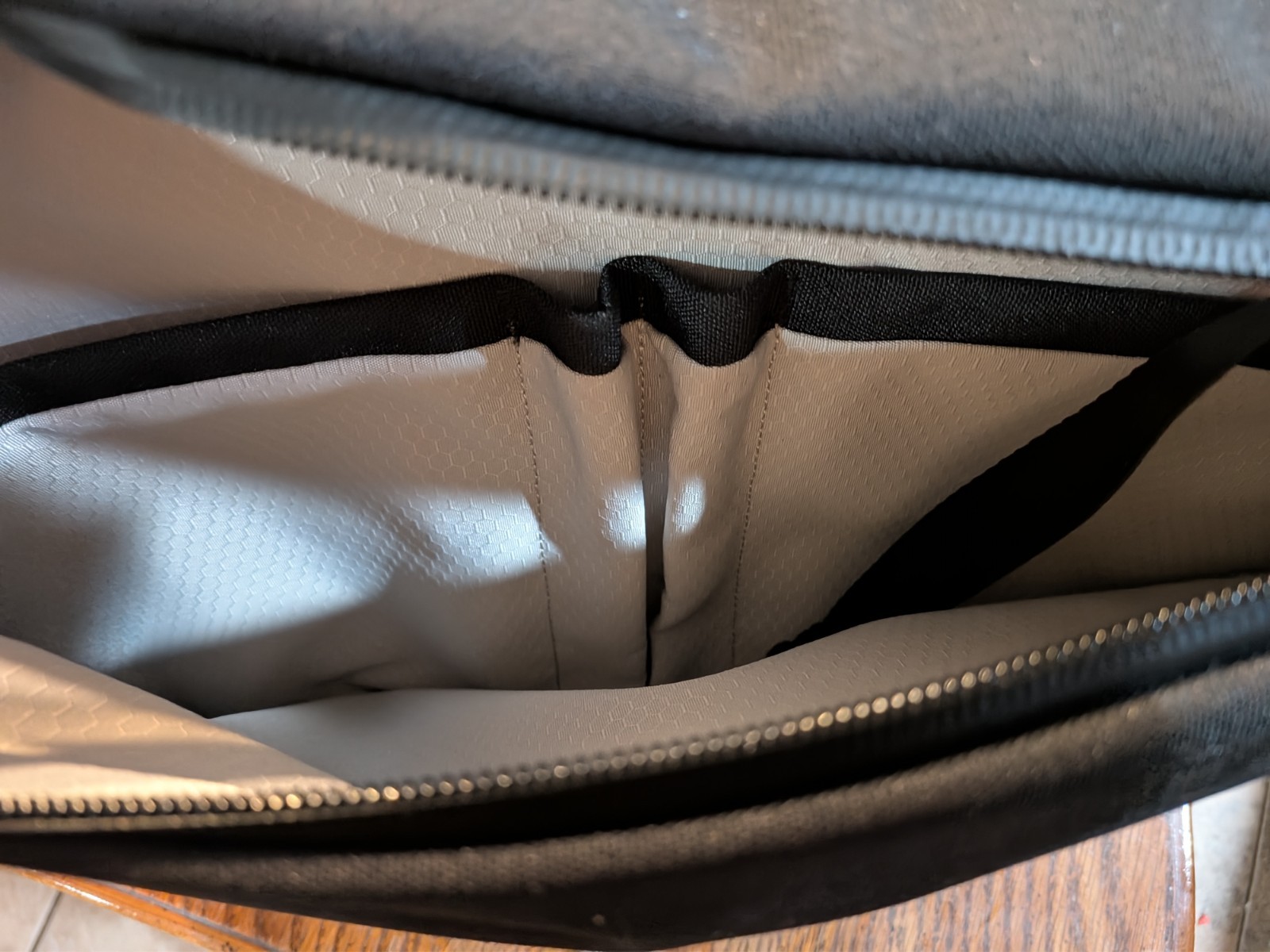 Alpaka Metro Backpack Pro, Missing Key Ring - image 3