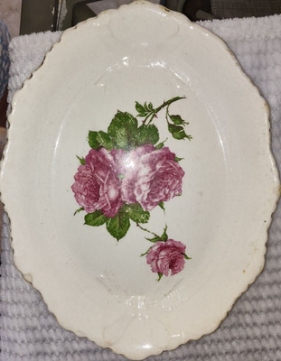 The Colonial Co. Glossy Ceramic Plate White Scalloped Edge Pink Rose Floral