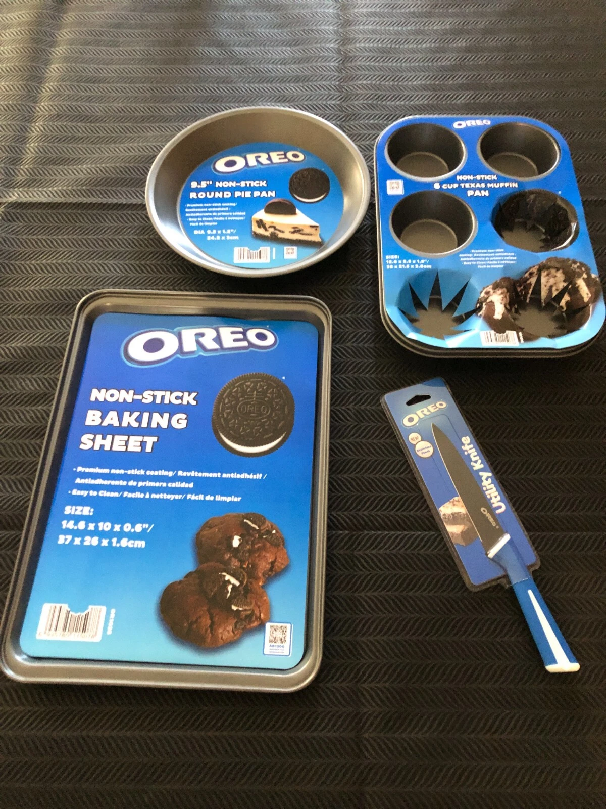 OREO non-stick baking sheet 9" round pie pan + 6 cup texas muffin pan +
Opens in a new window or tab