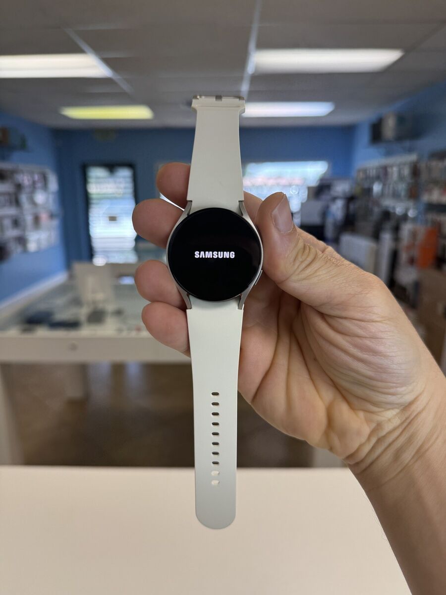 SAMSUNG Galaxy Watch 6 | 40mm, Bluetooth, WiFi Gold SAMSUNG Galaxy Watch 6 | 40mm, Bluetooth, WiFi Gold