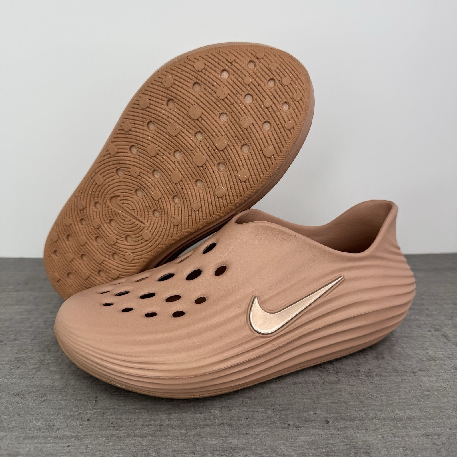 Nike ReactX Rejuven8 “Rose Gold" HV5062-700 Women’s Size 8 / Men’s Size 7
