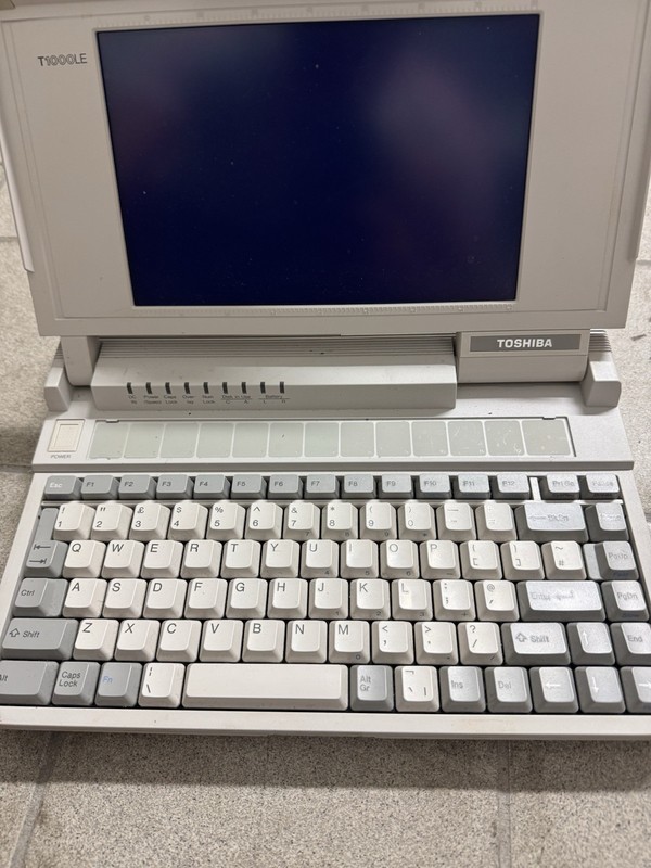 Toshiba T1000SE Vintage Laptop Retro Pc