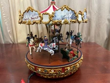 Mr. Christmas Gold Label Animated Musical The Carousel Works great!!!!