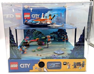 *NEW/OTHER* LEGO City 60377 Explorer Diving Boat Store Display