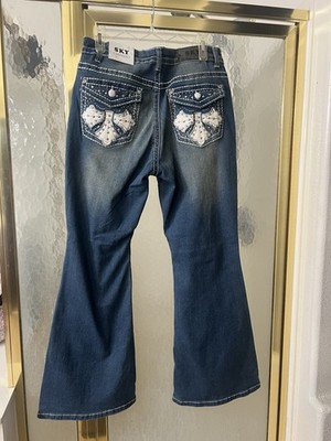 NWT Sky Women s Denim Super Soft Flare Jeans With Embellished Pockets Size 11/30