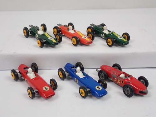 Lot De 3 Voitures F1 En Plastique Vintage 1/32 - Ferrari, BRM, Brabham - Années 60, Fabriqué En Allemagne De L'Ouest
