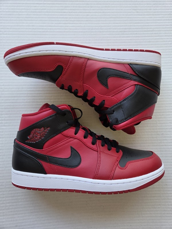 Nike Air Jordan 1 Mid Reverse Bred Men's Sneakers SZ 11 Great Condition 