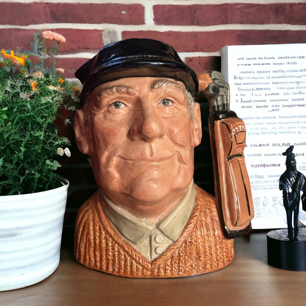 Vintage 1970 Royal Doulton Character/Toby Pitcher 'Golfer' (D6233