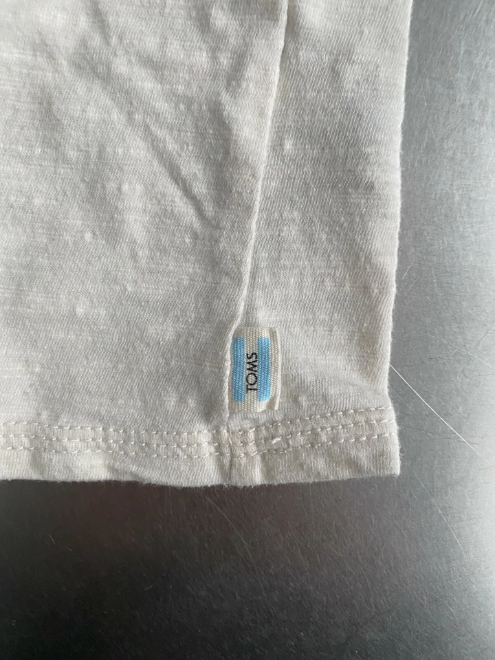 Camiseta TOMS x Target Juvenil - 6/7 (Juventud) Foto 3 de 4