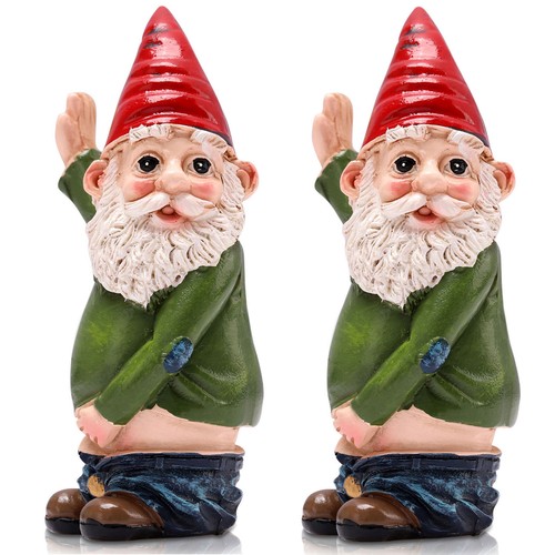peeing gnome statue