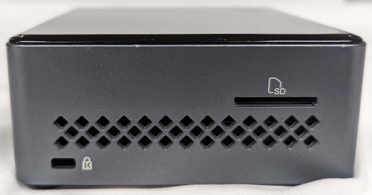 INTEL NUC6CAYS Mini J3455 @ 1.50GHz 2GB Ram 32GB EMMC