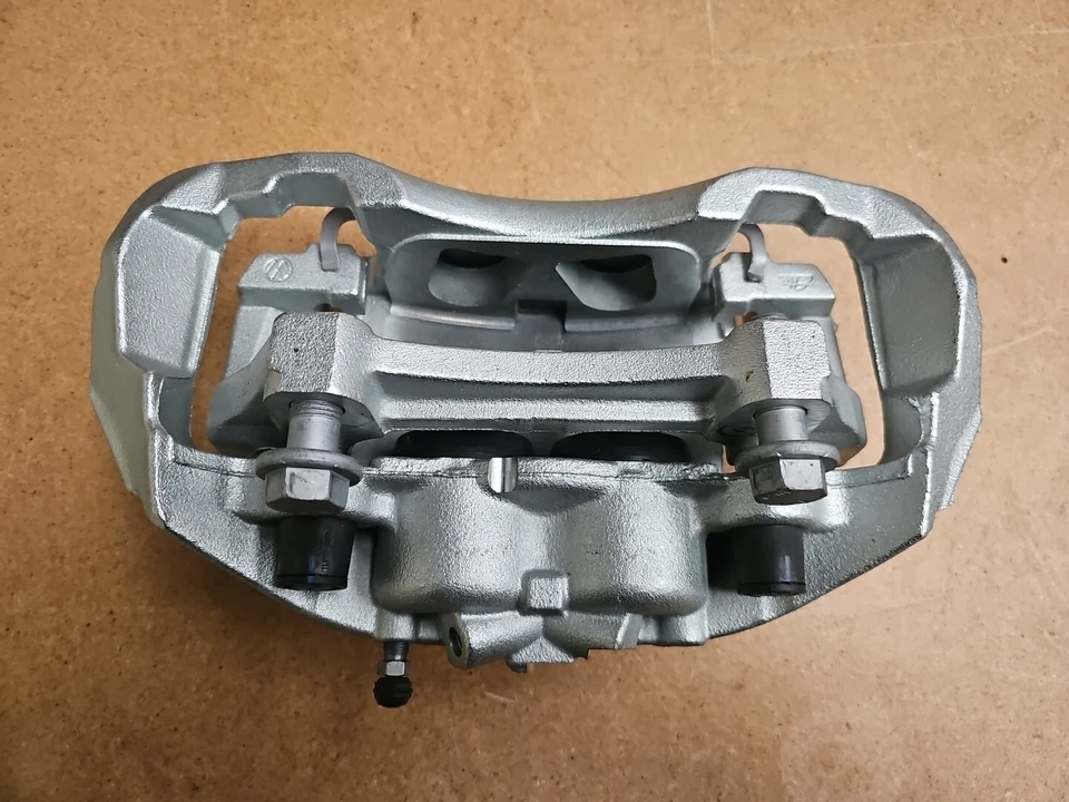 OEM VW Transporter T5 T6 front brake caliper RH 340mm 17" brakes 7E0 615 124 - Image 4 of 4