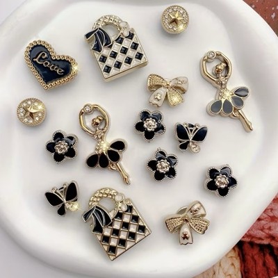 24 Stck. Gold Schwarz Kroko Charms Set Schleifen Herzen Blumen Schuh Dekorationen Jibbitz