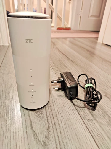 UNLOCKED ZTE MC801A 2 Port Wireless Router