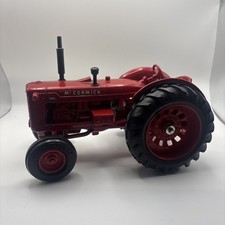Vintage 1989 Ertl McCormick WD-9 Tractor 1/16 Made in USA Excellent Condition