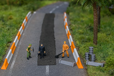 20 - Jersey Barrier Road Work Construction PLUS End Pieces - 3 Styles HO Scale