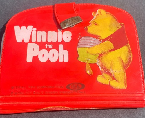 1964 RARE WINNIE THE POOH BEAR DISNEY PRODUCTIONS IDEAL TOYS CLASP WALLET F8