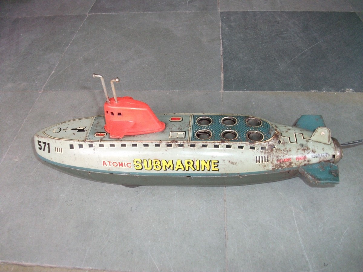 レトロライター　アメリカ潜水艦　　SUBMARINE Vintage Battery LINEMAR Atomic Submarine Polaris Firing 571
