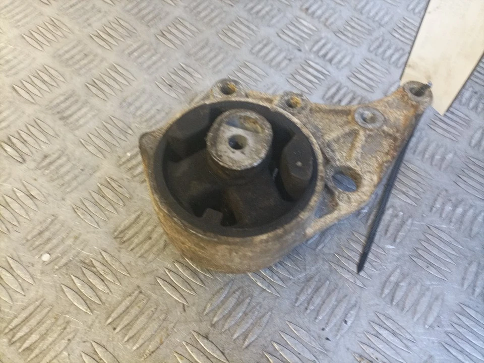 CHRYSLER GRAND VOYAGER 2000-2008 ENGINE MOUNT - Image 3 of 4