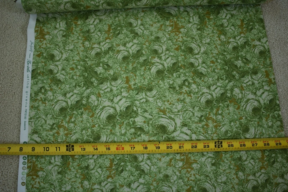 Por 1/2 yarda, rosas verdes con oro sobre edredón de algodón, Free Spirit, Tina Givens, B1359 Foto 3 de 4