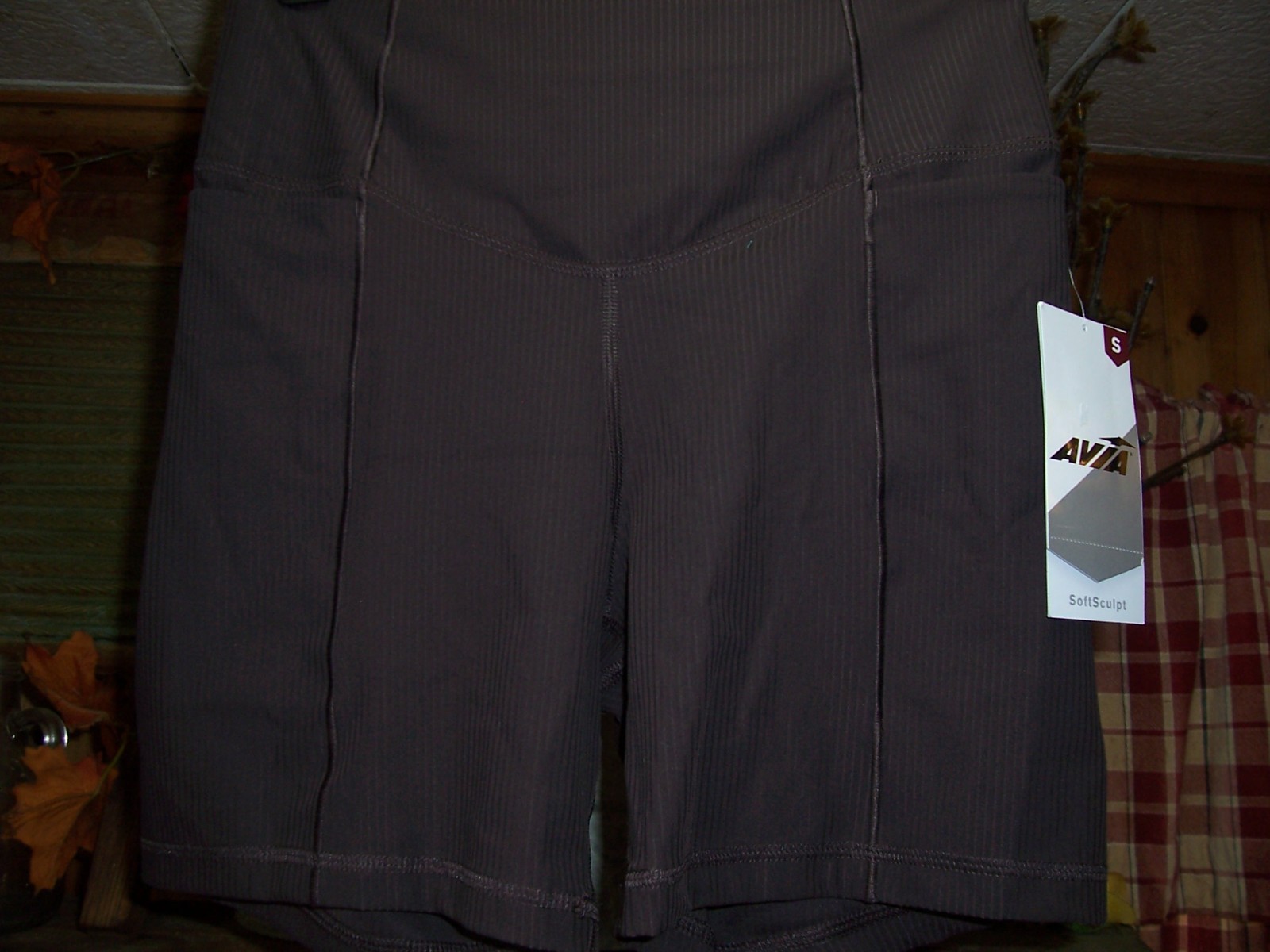 AVIA WOMENS ATHLETIC BIKER SHORTS SOFTSCULPT SIZE SMALL BROWN RIBBED STUDIO NEW-image
