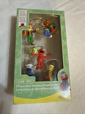 Kurt S.Alder 2006 Sesame Street 5 Piece Mini Holiday Christmas Ornament Set
