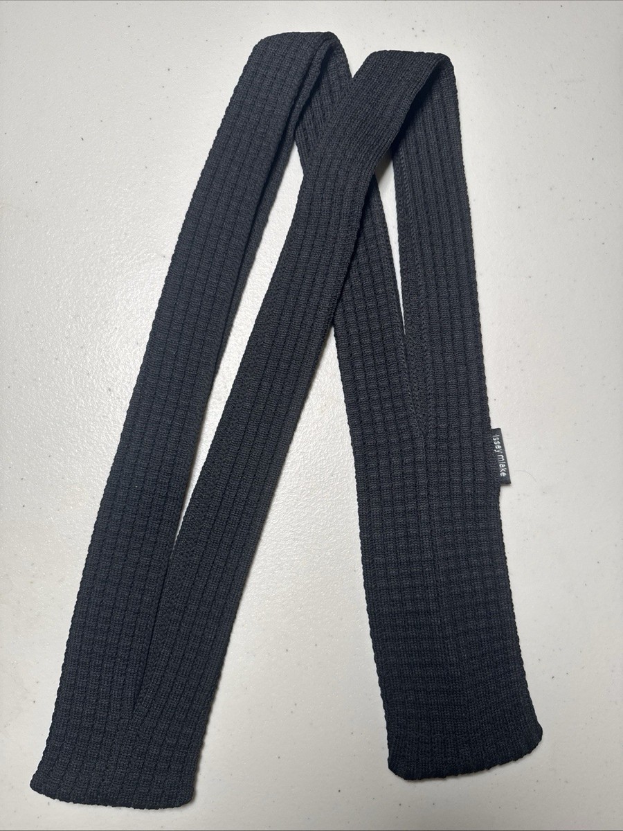 iPhoneアクセサリー iPhone Pocket ISSEY MIYAKE Long Black iPhone Pocket by ISSEY MIYAKE - Long Black | eBay