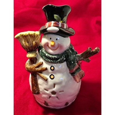 Ceramic Snowman, candle light-up small chip under broom. See Image. 7x5x4'' /0086
