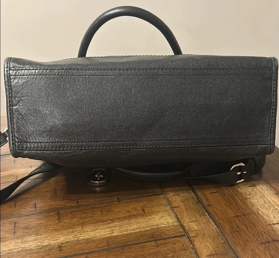 Cole Haan Black Pebbled Leather Satchel w/Gold Turnlock & Crossbody Strap EUC - Image 4 of 4