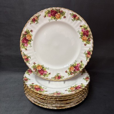 Royal Albert OLD COUNTRY ROSES England (Old Mark) Dinner Plate 10 3/8 Inches