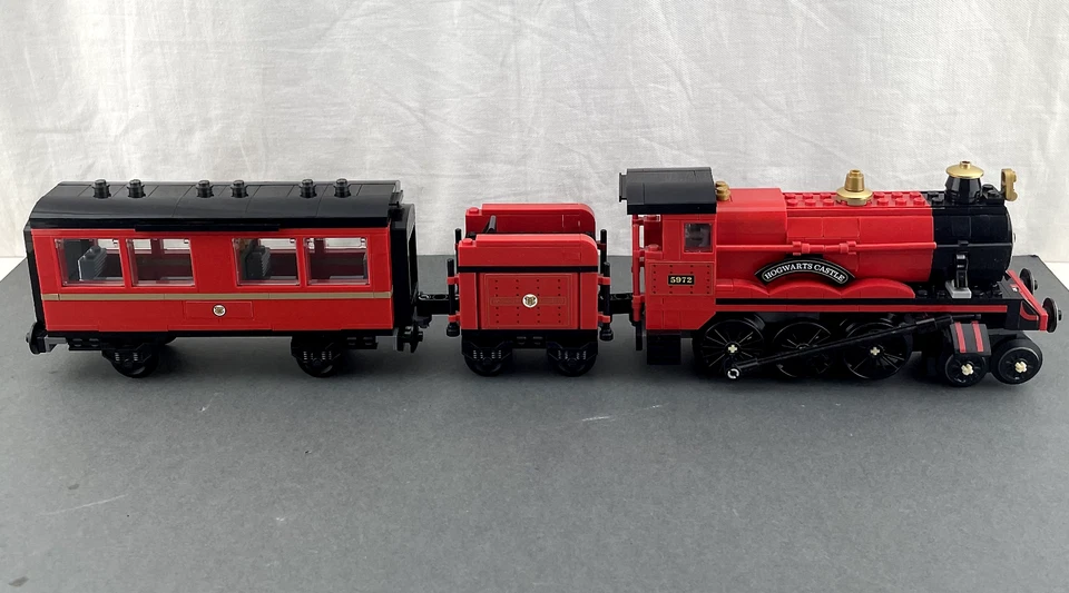 LEGO Harry Potter Hogwarts Express 75955, Complete Set With Box & Instructions - Image 4 of 4