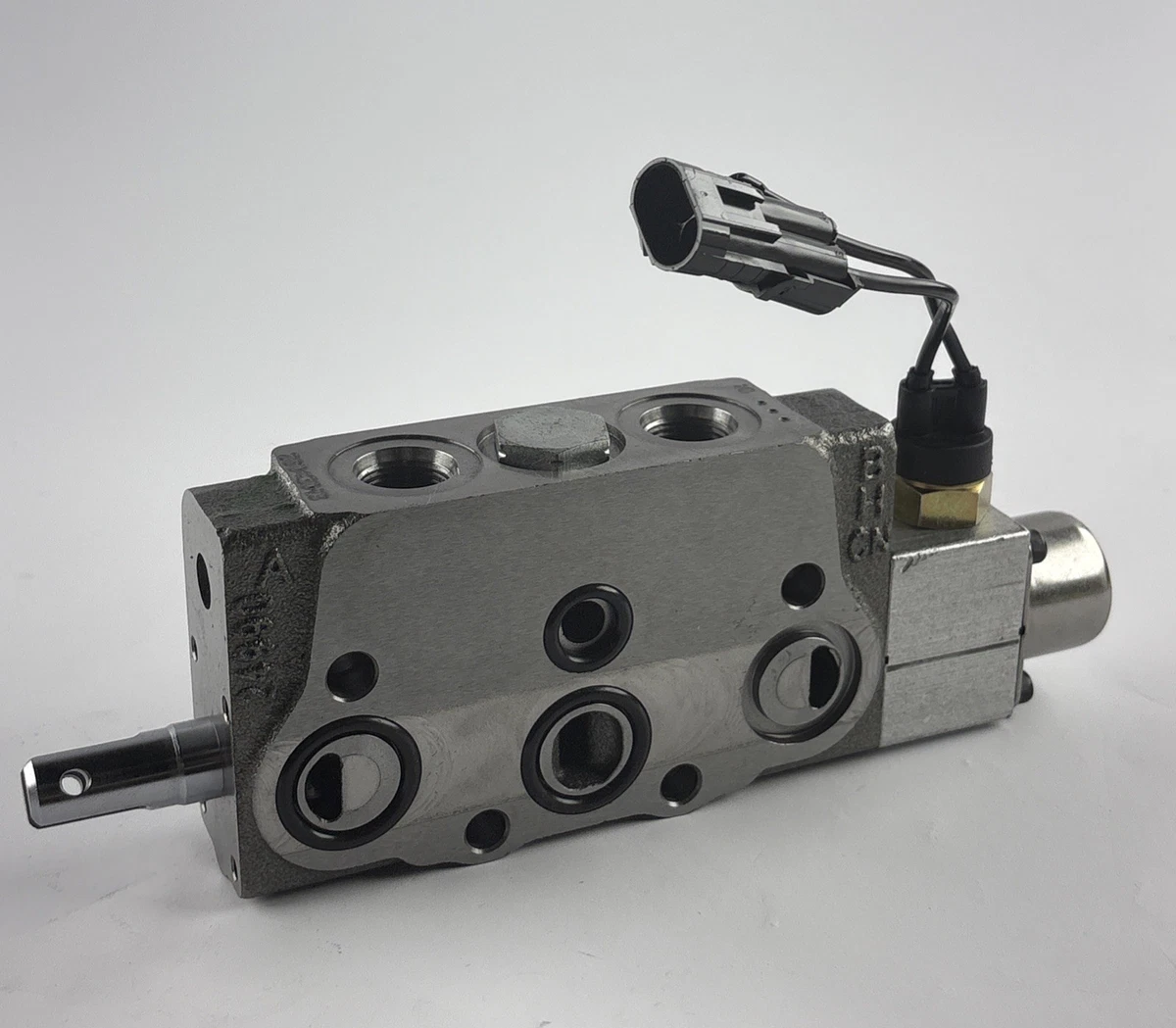 26043018 Hydraulic Control Valve Section/Solenoid photo 1