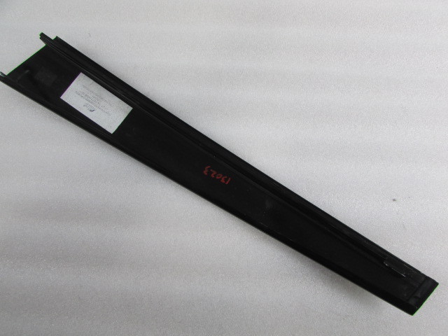 Maserati Quattroporte, LH Rear Door Vertical Molding, Outer Trim, P/N 67066600