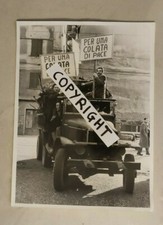 FOTO CARRETTO RACCOLTA FERRO PER LA COLATA DELLA PACE ILVA BOLZANETO 1951
