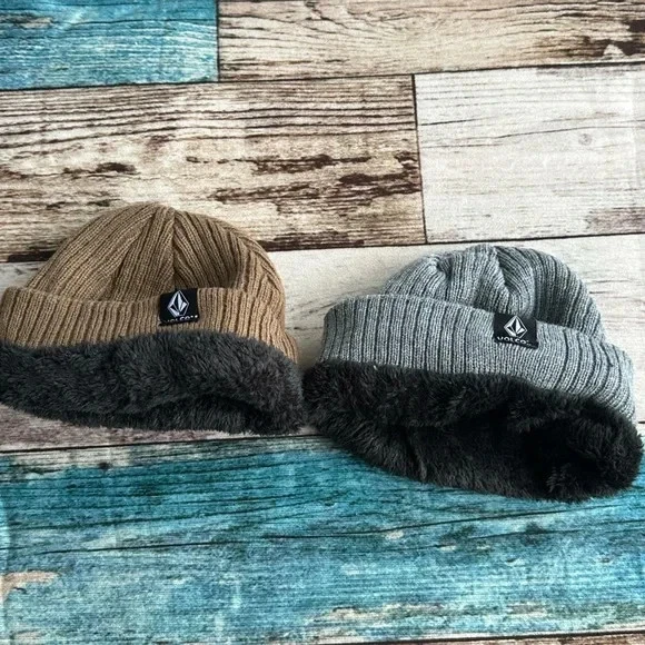 Bundle two nwot Volcom men’s beanies gray light brown - Image 2 of 4