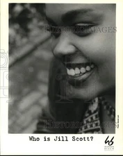 2000 Press Photo Who is Jill Scott? Singer, actor, poet - sap60605