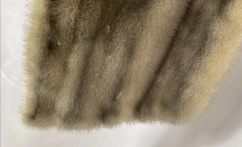 Abrigo recortado Andre Beverly Hills Furs para mujer beige de piel lisa talla 48 Foto 4 de 4