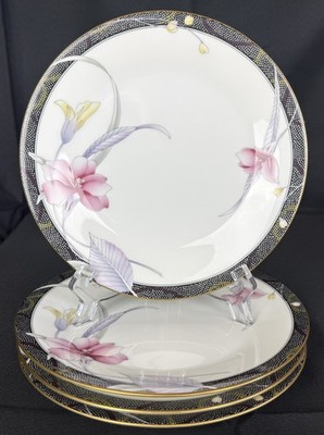 Set of 4 Beautiful Bone China 7 5/8'' Dessert / Salad Plates Cosmo & Black Border