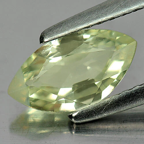 Crisoberilo verde amarillento 1,15 quilates forma marquesa natural sin calefacción Madagascar Foto 2 de 4
