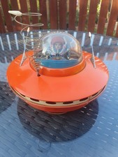 VINTAGE BATTERY OPERATED YOSHIYA TIN TOY FLYING SAUCER SPACE PILOT JAPAN