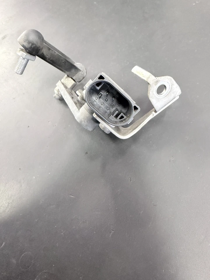 Sensor de posición de nivel de faro delantero derecho Volvo 32246992 XC90 XC60 S90 S60 V60  Foto 3 de 4