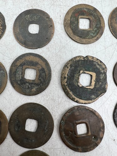 Lot of 25 China Type Cash Coins Qing / Ming / Song / Etc Dynasty - Picture 10 of 14