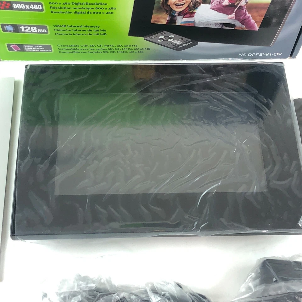 Insignia Digital Picture Frame NS-DPF8WA-09 8" - Image 4 of 4