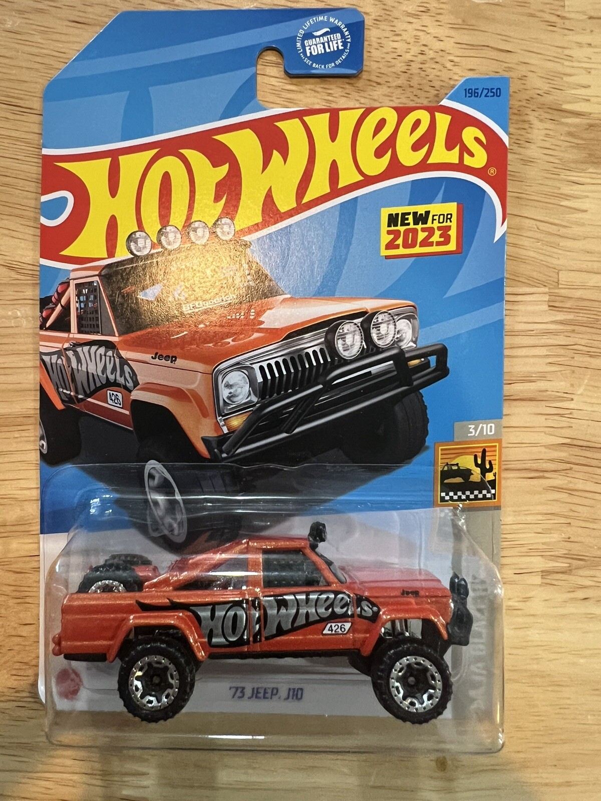 Hot Wheels 2023 #196 Baja Blazers - Jeep J10 1973 Arancione - 1:64