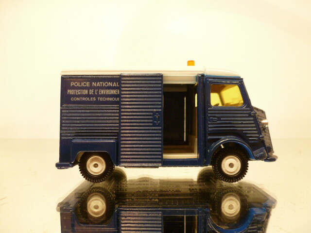 Auctions | Tomica Dandy a group of Volkswagen and Citroen type H Delivery