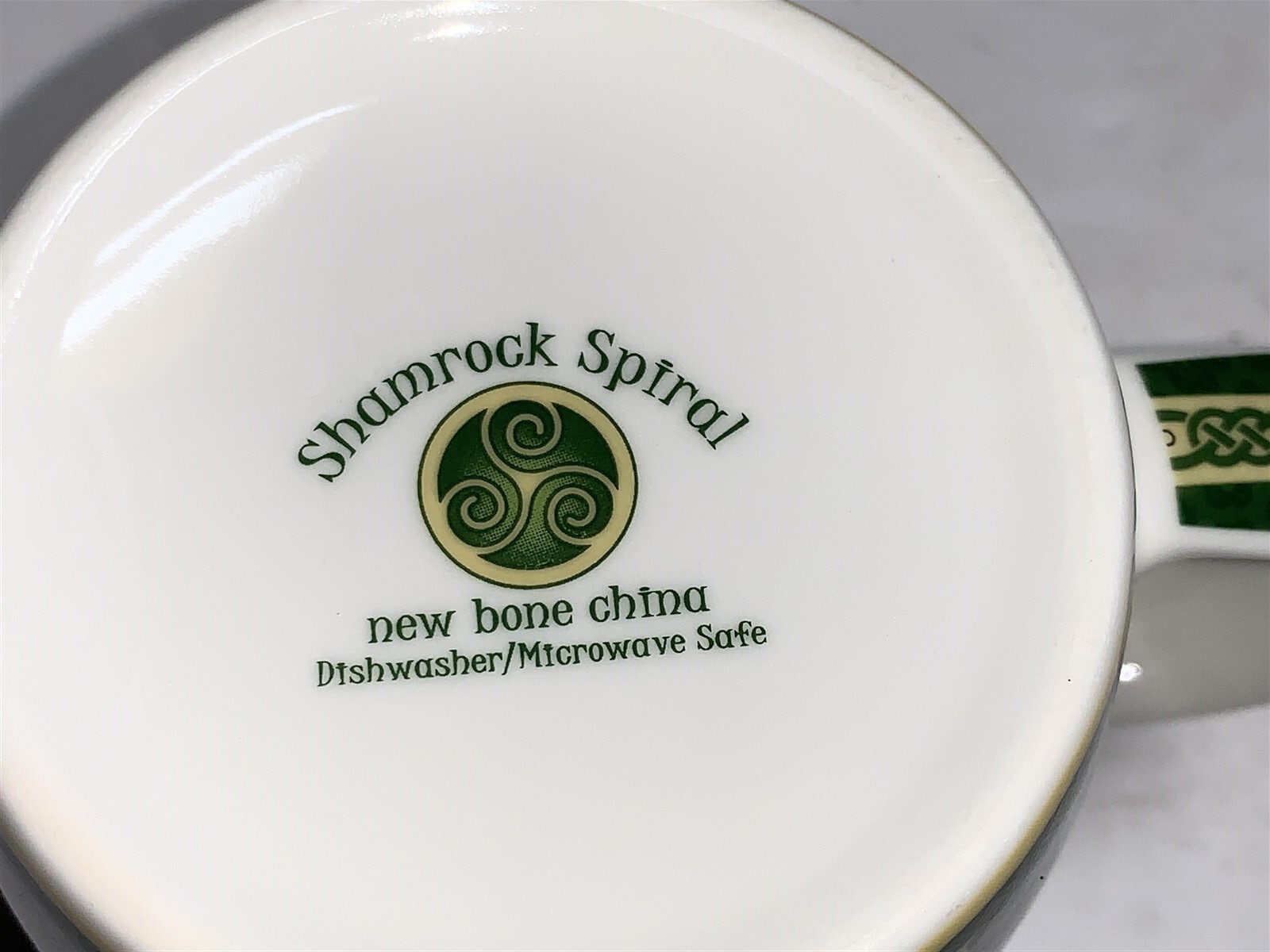 Shamrock Spiral Ireland Coffee Tea Mug Cup Celtic Knot 12.5 OZ