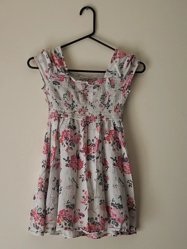 Vestido/blusa floral Mudd para niñas talla 8 Foto 3 de 4