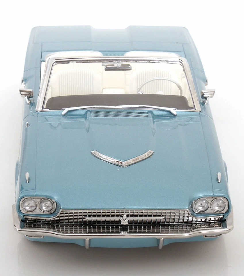 KK Scale 1:18 FORD THUNDERBIRD CONVERTIBLE LIGHT BLUE MET. 1966 THELMA & LOUISE - Immagine 4 di 4