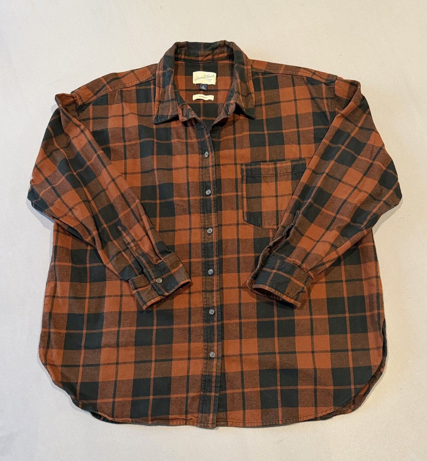 Women’s Universal Thread Plaid Button Down Shirt … - image 1